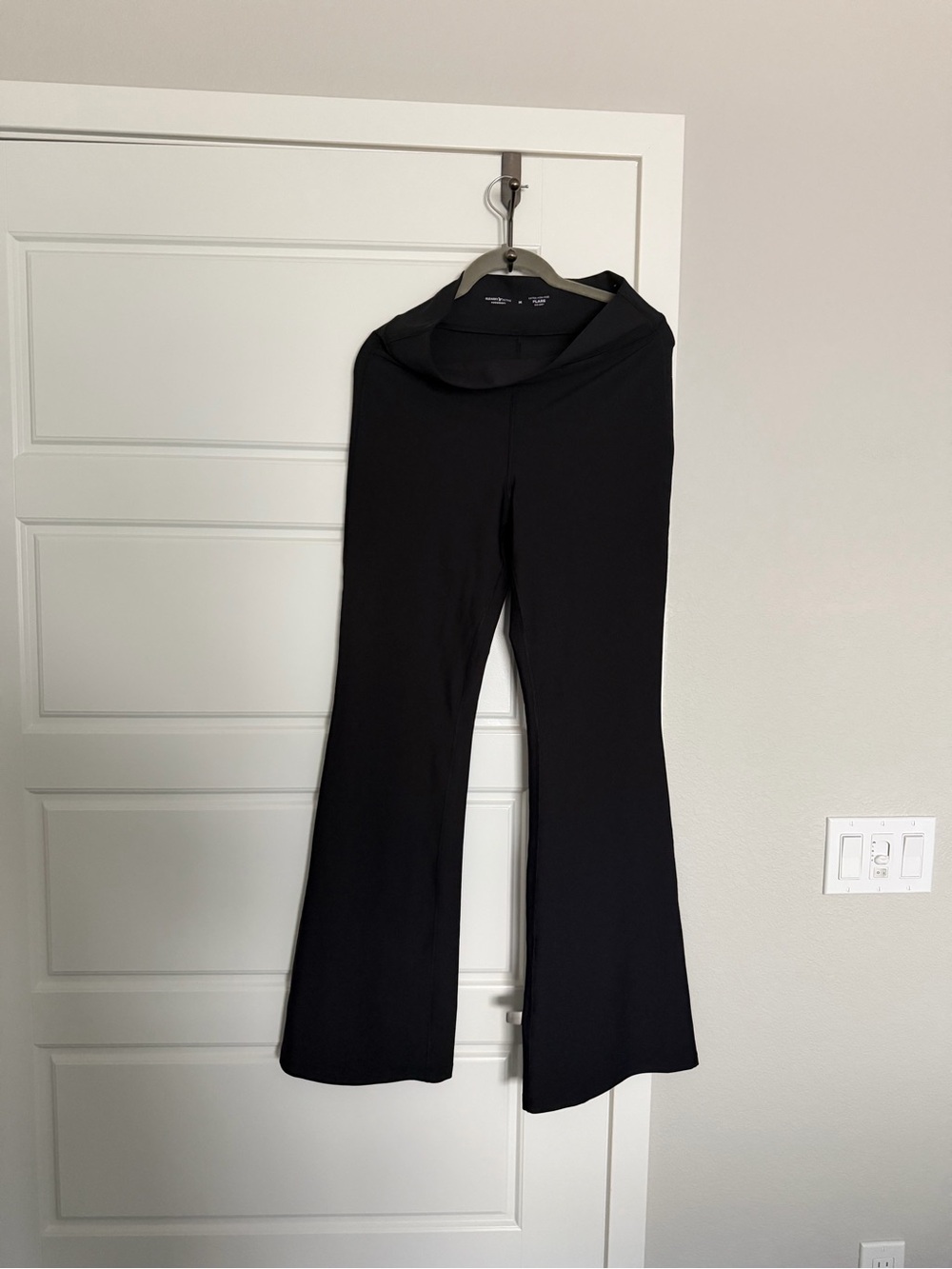 Medium Old Navy ACTIVE Black Boot Cut Flare Pants